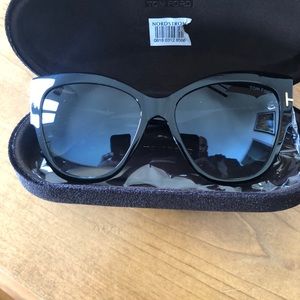 Tom Ford ‘Anoshka’ Sunglasses.